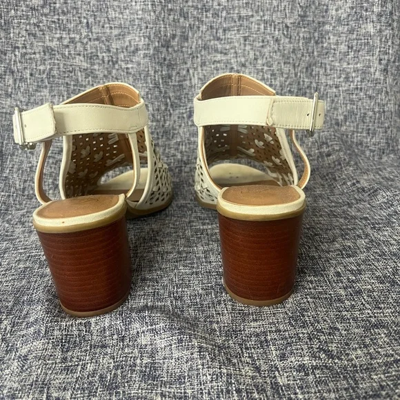 Franco Sarto white leather woven sandals. Size 8 - Picture 3 of 4